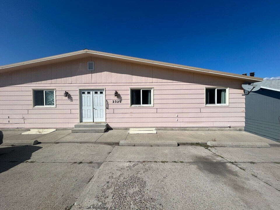 2320 W Foothills Dr in Missoula, MT - Foto de edificio