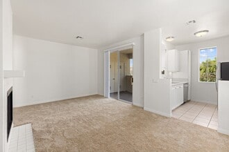 10820 Sabre Hill Dr in San Diego, CA - Building Photo - Building Photo