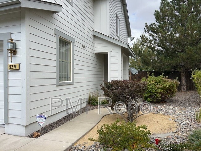 9274 Lone Wolf Cir in Reno, NV - Building Photo - Building Photo