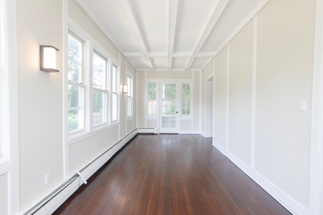 44 Croton Ave, Unit 1 in Tarrytown, NY - Foto de edificio - Building Photo