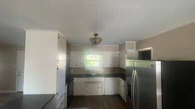 703 Concord St in Chandler, TX - Building Photo - Building Photo