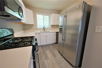 2075 Claude St NW in Atlanta, GA - Building Photo - Building Photo