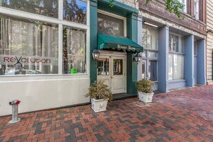 107 S Front St in Memphis, TN - Building Photo