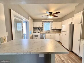 219 Longshore Ave in Philadelphia, PA - Building Photo - Building Photo