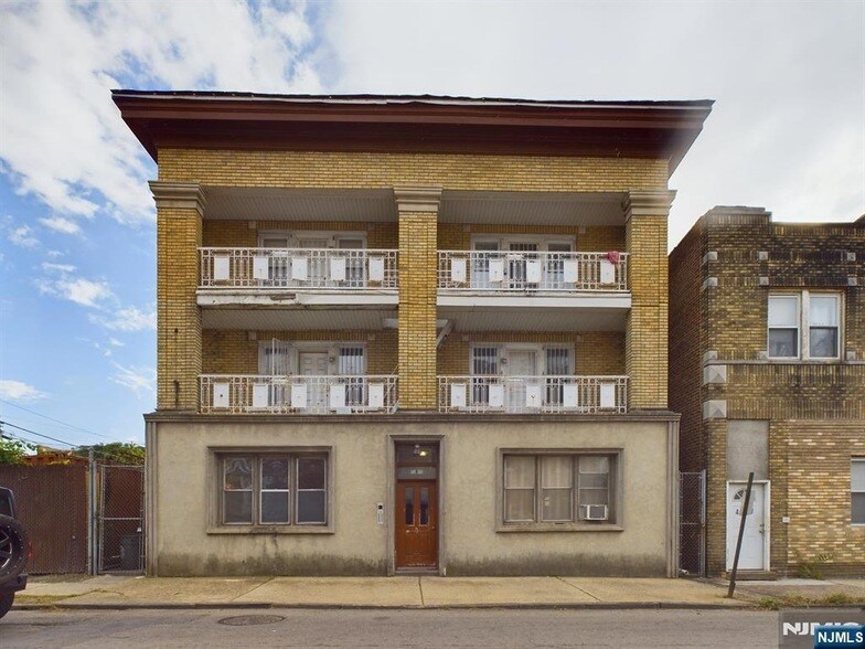 415 Dodd St, Unit 9 in East Orange, NJ - Building Photo