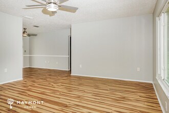 1003 Southern Pine Ln in Sarasota, FL - Building Photo - Building Photo