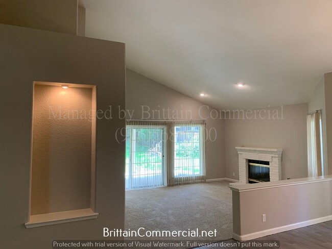 2721 Courtside Dr