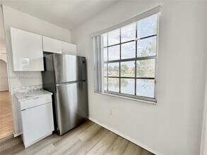2311 Belmont Ln in North Lauderdale, FL - Building Photo - Building Photo