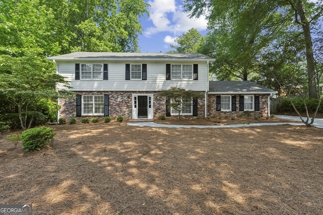 property at 4696 Devonshire Rd
