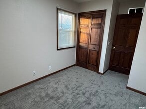 4576 Cheyenne Ave in Davenport, IA - Foto de edificio - Building Photo