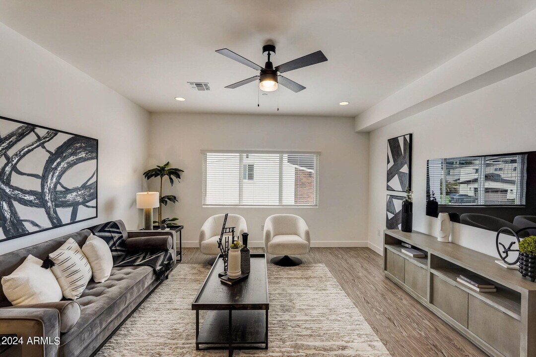 3645 E Earll Dr in Phoenix, AZ - Building Photo