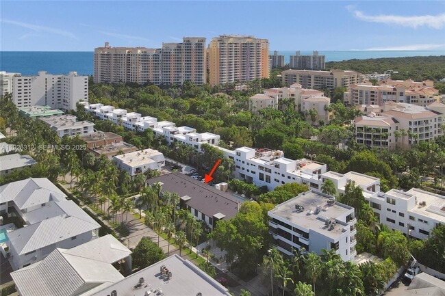 200 Sunrise Dr in Key Biscayne, FL - Building Photo - Building Photo