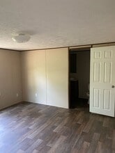 205 Esmarelda in Stonewall, LA - Building Photo - Building Photo