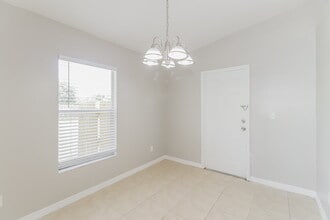 3238 Riverdale Dr in Dade City, FL - Building Photo - Building Photo