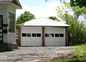 294 E Elm St in Torrington, CT - Building Photo - Building Photo