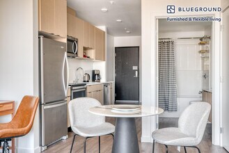2401 S Jackson St in Seattle, WA - Building Photo - Building Photo