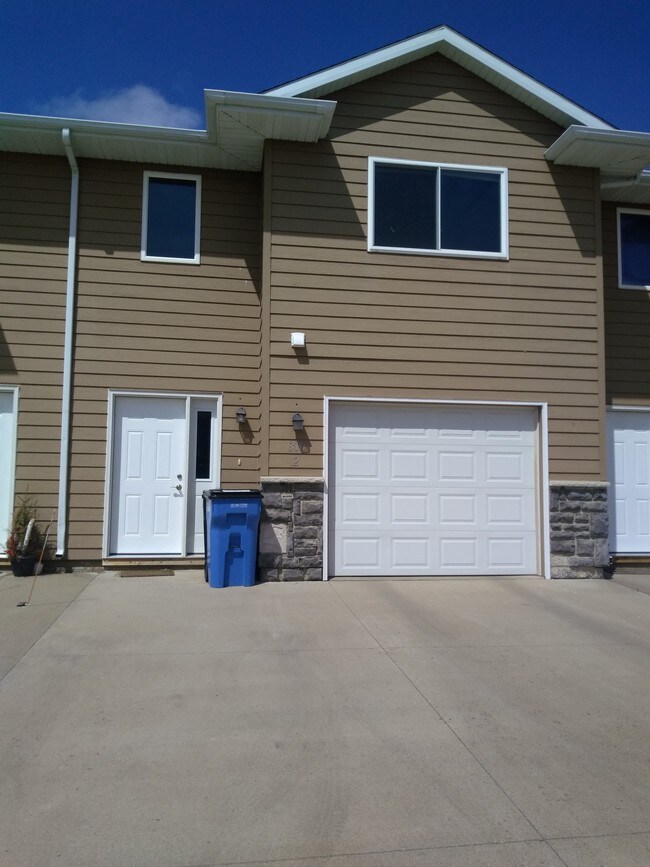 310 Jerry Pl Rentals in Tea, SD