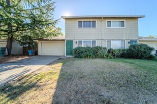 1316-1318 Val Dr