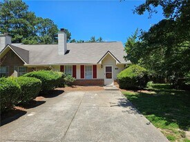 1980 Cheatham Woods Dr SW in Marietta, GA - Building Photo