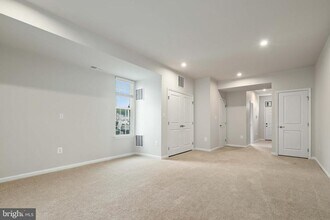 716 River Crest Way in Fredericksburg, VA - Building Photo - Building Photo