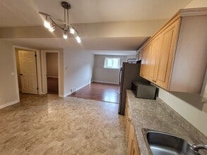 12A Meredith Dr in St Catharines, ON - Building Photo - Building Photo