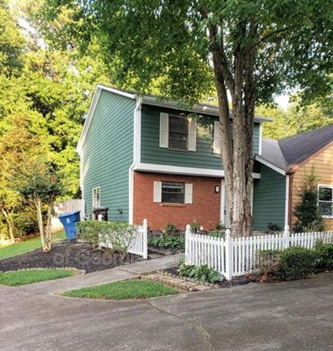 5031 Village Green Way in Alpharetta, GA - Building Photo - Building Photo