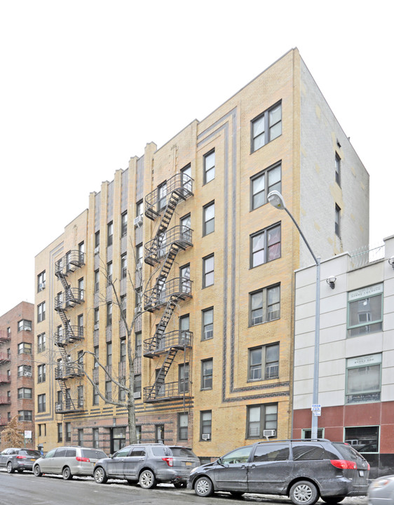 13333 Sanford Ave in Flushing, NY - Building Photo