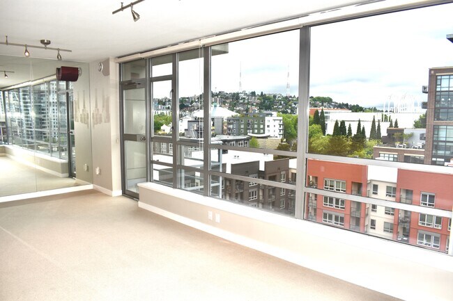 2929 1st Ave, Unit 1119 in Seattle, WA - Building Photo - Building Photo
