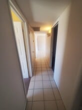 8822 W Sahuaro Dr in Peoria, AZ - Foto de edificio - Building Photo