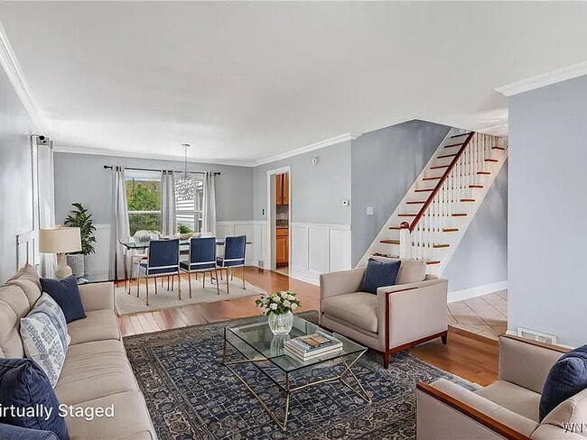 property at 425 Roycroft Blvd
