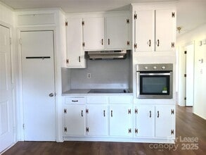322 N Hoskins Rd in Charlotte, NC - Building Photo - Building Photo