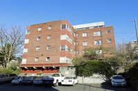 Edgecliff Apartments in Seattle, WA - Building Photo - Building Photo