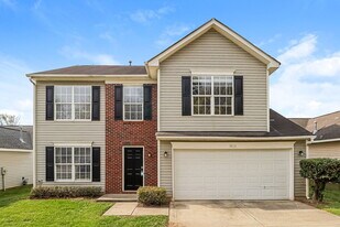 3011 Mallard Forest Dr in Charlotte, NC - Building Photo