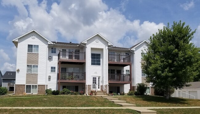 1230 Murray St NE, Unit 4 in Cedar Rapids, IA - Building Photo - Building Photo