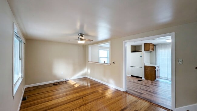 1710 N Raynor Ave in Crest Hill, IL - Building Photo - Building Photo