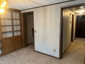 5097 Castlewood Way in Hamilton, OH - Building Photo - Building Photo
