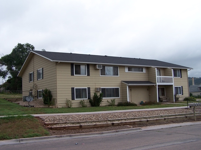 3010 W Omaha St in Rapid City, SD - Building Photo