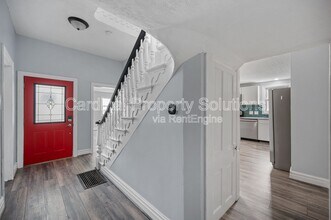 4616 Ward St in Cincinnati, OH - Building Photo - Building Photo