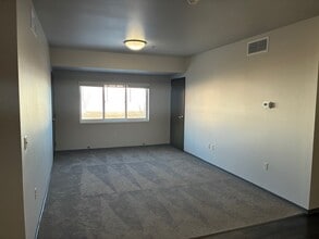 Presentation Heights in Aberdeen, SD - Foto de edificio - Building Photo