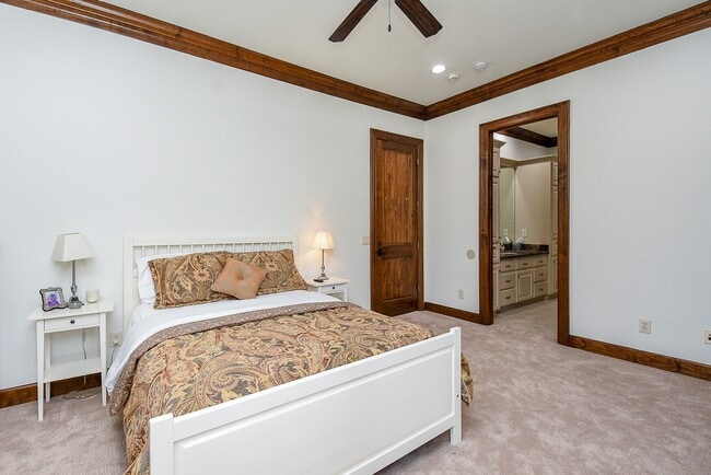 property at 10 Player Pond Pl