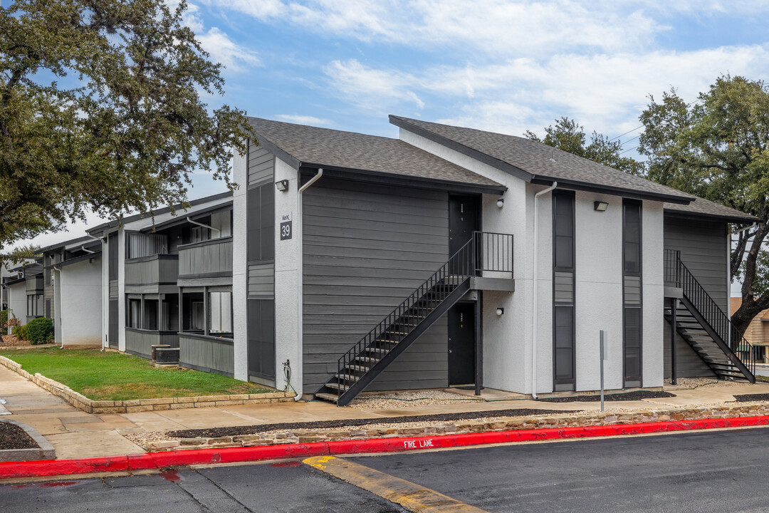 The WerX Apartments in San Antonio, TX - Building Photo