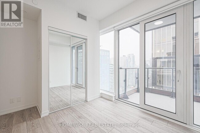 55-LPH55 Mercer St in Toronto, ON - Building Photo - Building Photo