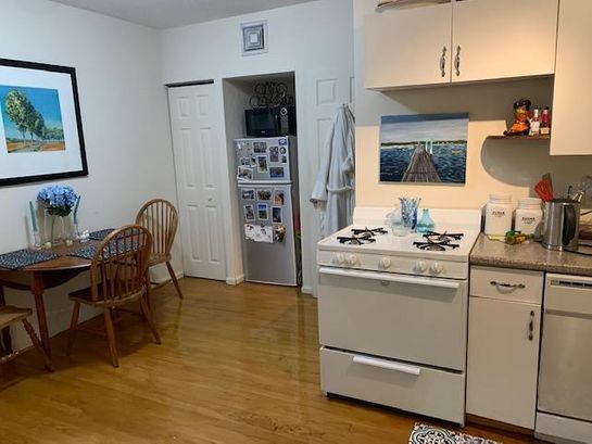 348 North St in Boston, MA - Building Photo