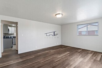 138 Lynnwood Dr in Clearfield, UT - Foto de edificio - Building Photo