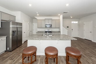 246 Sweet Cherry Ln in Summerville, SC - Building Photo - Building Photo