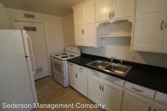 4410 S Parkway Dr in Olathe, KS - Building Photo - Building Photo