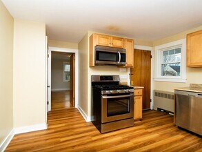 7 Mangano Ct in Watertown, MA - Building Photo - Building Photo