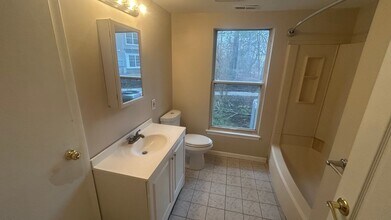 110 Pheasant Meadow Dr in Absecon, NJ - Building Photo - Building Photo