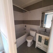 104-42 164th St in Queens, NY - Building Photo - Building Photo