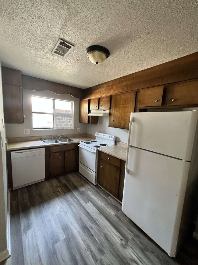 908 Brett Dr in Hinesville, GA - Building Photo - Building Photo